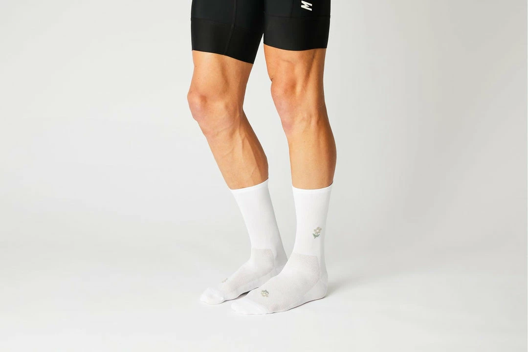 Standertshop Equipment FINGERSCROSSED SOCKS | Spring 22 | #12_06 BLOSSOM - WHITE 4 Standertshop Equipment FINGERSCROSSED SOCKS | Spring 22 | #12_06 BLOSSOM - WHITE