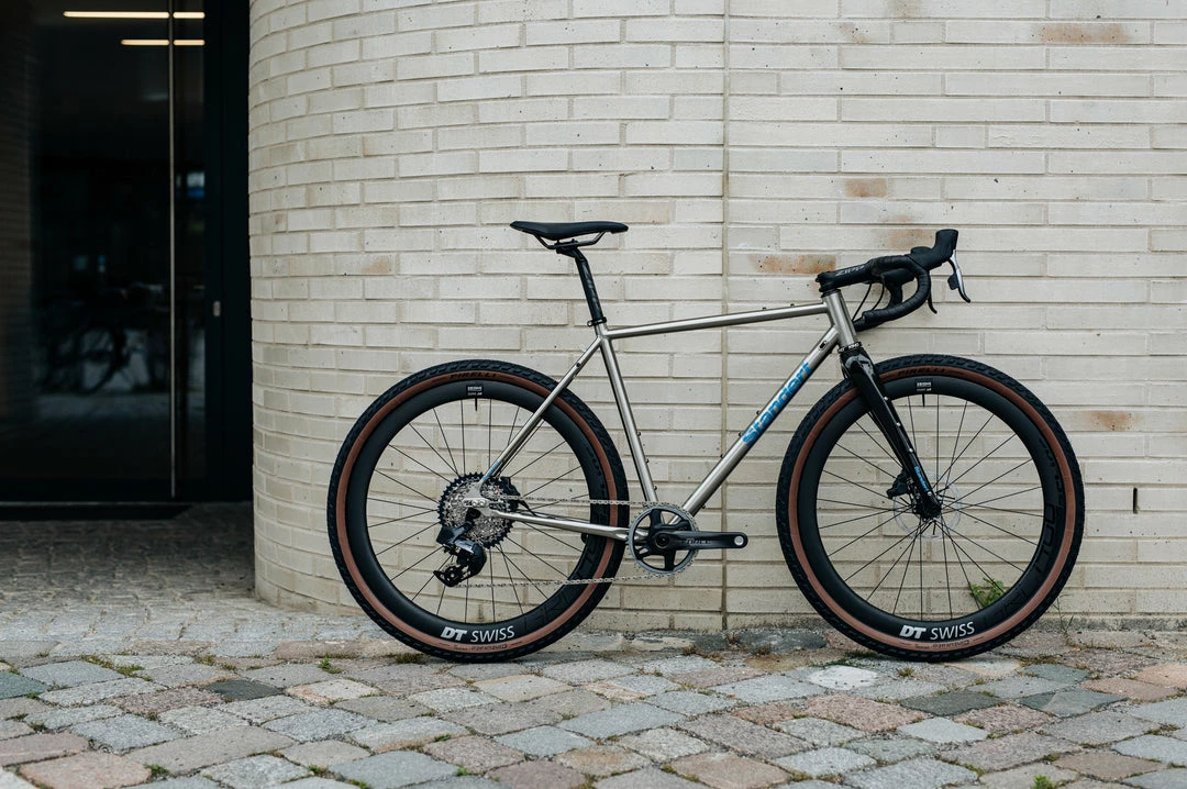 Standertshop Bikes Erdgeschoss Stainless | Rawkim | Complete Bike 2 Standertshop Bikes Erdgeschoss Stainless | Rawkim | Complete Bike