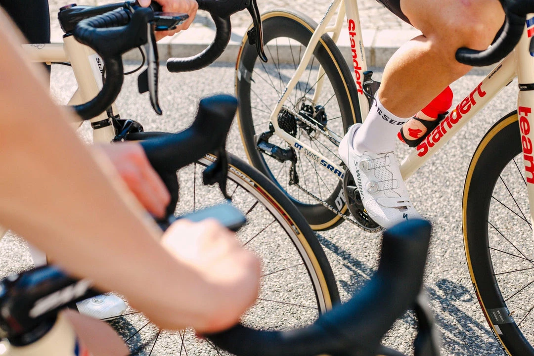 Standertshop Equipment FINGERSCROSSED SOCKS | AW20 #09_01 Fingerscrossed White 6 Standertshop Equipment FINGERSCROSSED SOCKS | AW20 #09_01 Fingerscrossed White