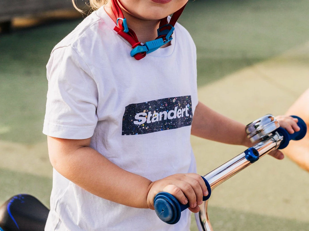 Standert Merchandise Standert T-Shirt | Kids Logo | White 4 Standert Merchandise Standert T-Shirt | Kids Logo | White